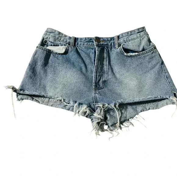 Amuse Society women's size 31 distressed shorts - Picture 1 of 3